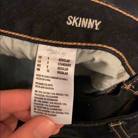 Barely Worn American Eagle Jeans- Skinny Dark 8 - Picture 3 of 4